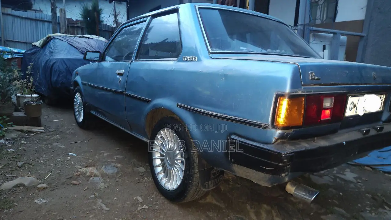 Toyota Corolla 1982 Blue