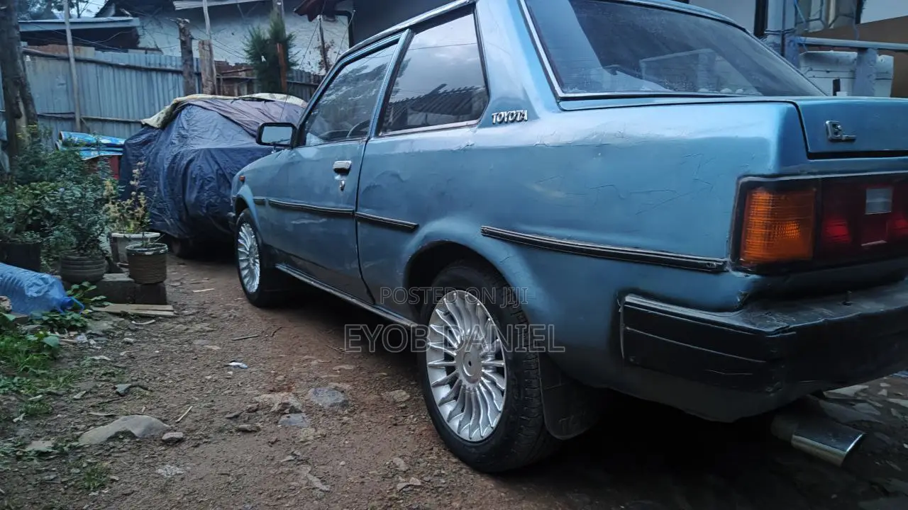 Toyota Corolla 1982 Blue
