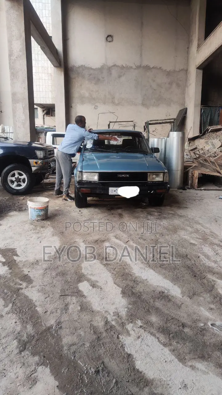 Toyota Corolla 1982 Blue
