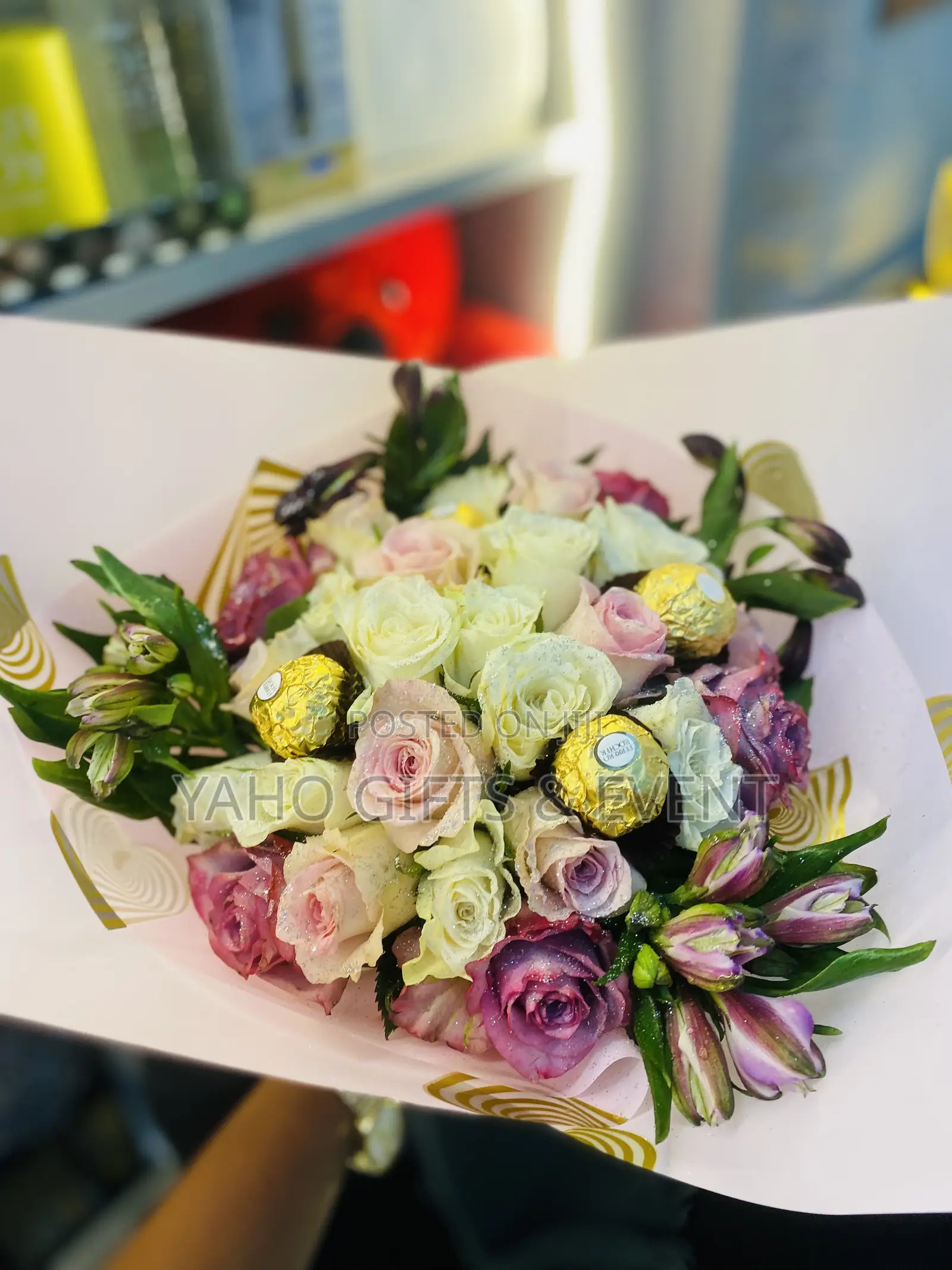 Flower Bouquet With 4psc Chocolate