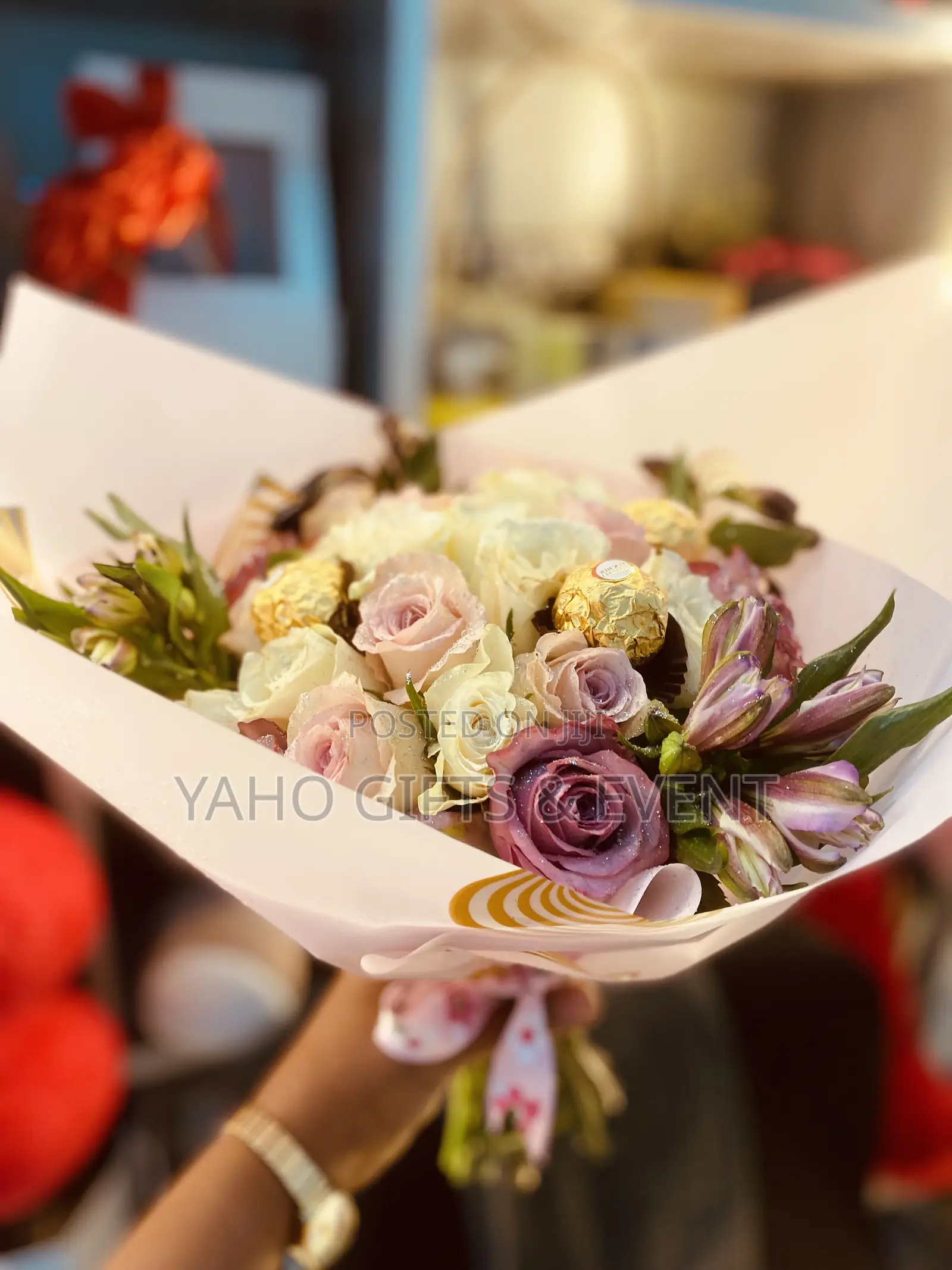 Flower Bouquet With 4psc Chocolate