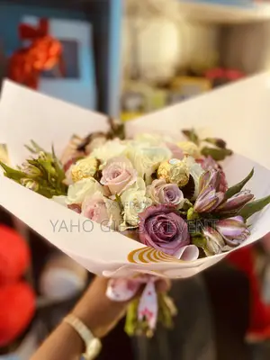 Flower Bouquet With 4psc Chocolate