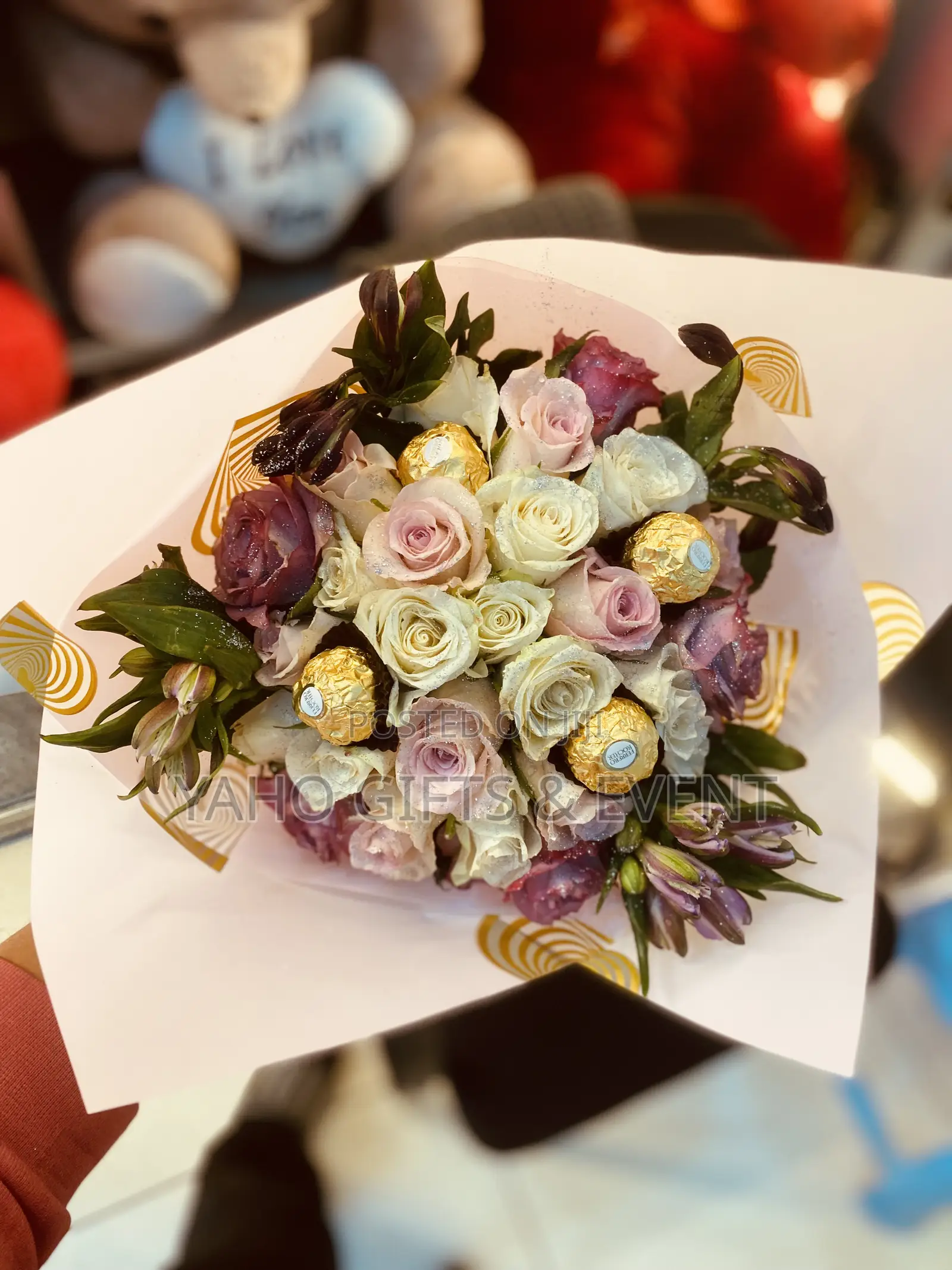 Flower Bouquet With 4psc Chocolate