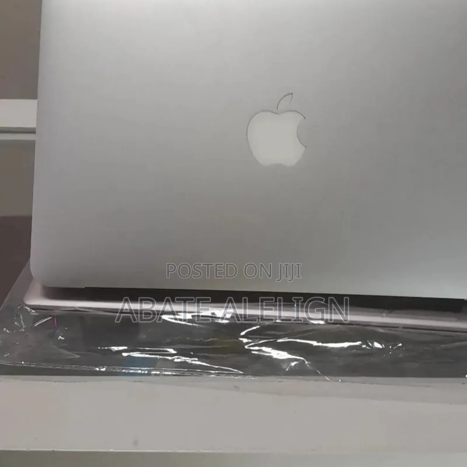 New Laptop Apple MacBook Air 2015 8GB Intel Core I5 SSD 128GB