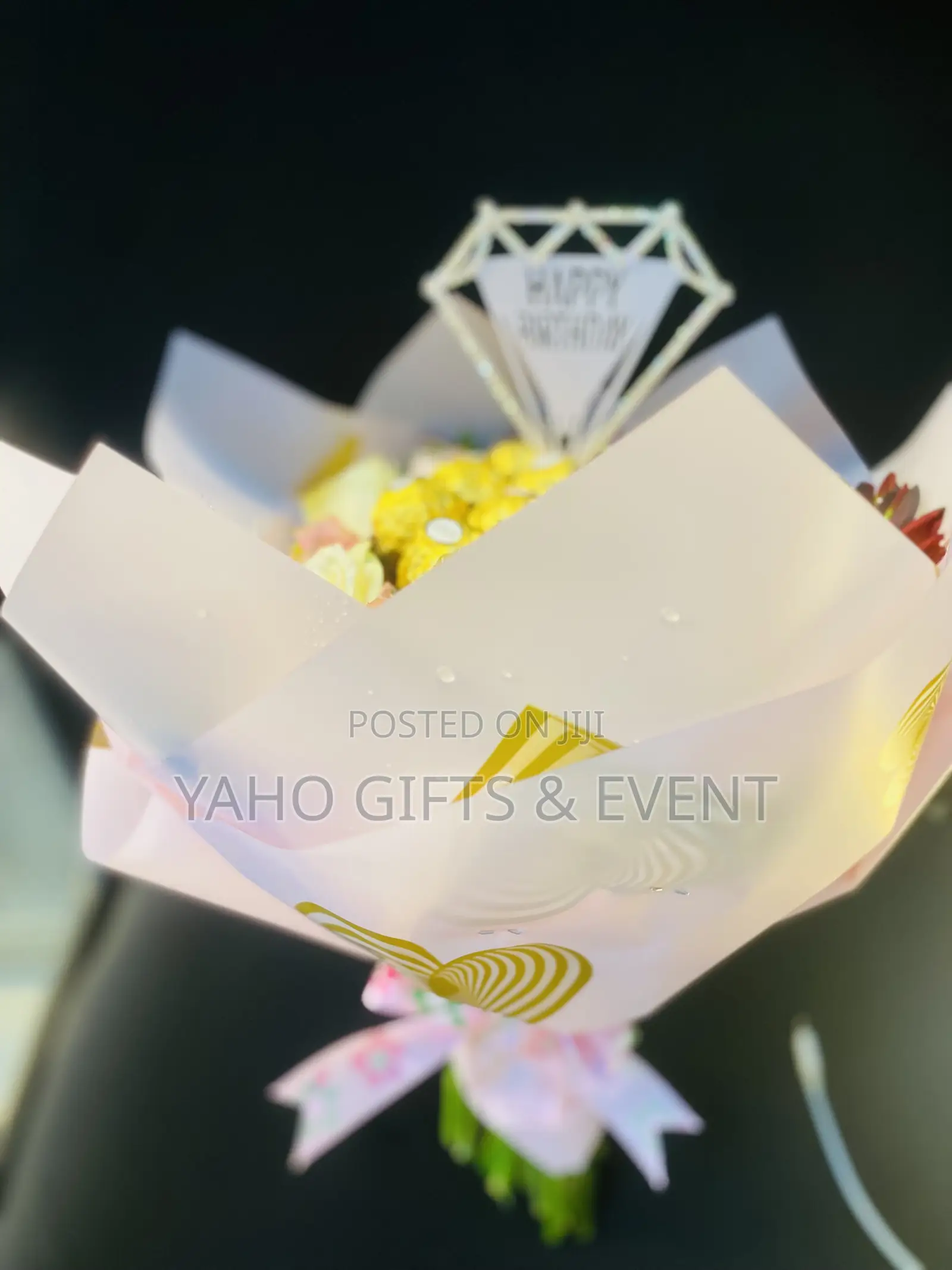 Bouquet With 10psc Ferrero Chocolate