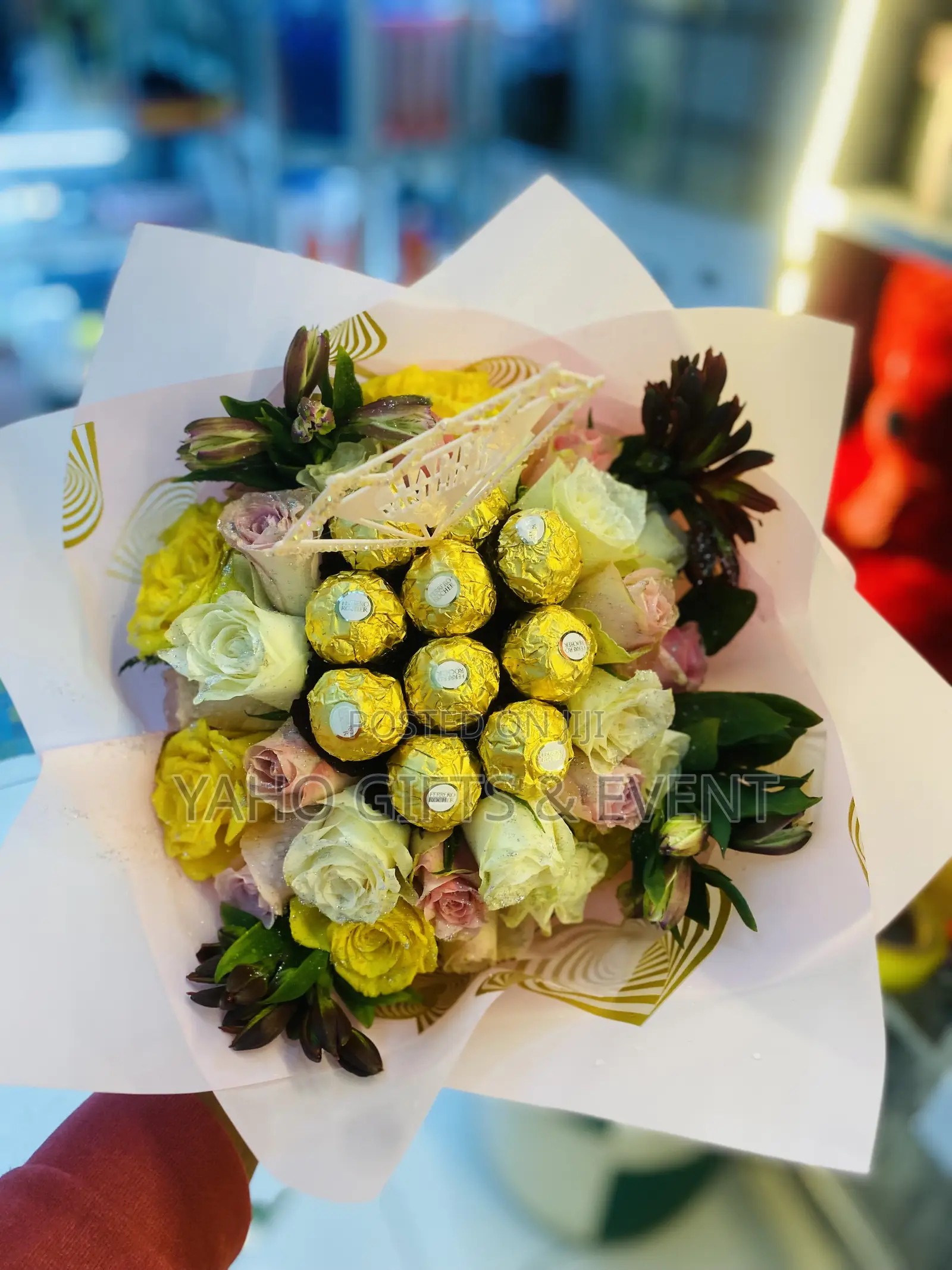 Bouquet With 10psc Ferrero Chocolate