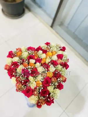 Photo - Table Flower With Heart Shape
