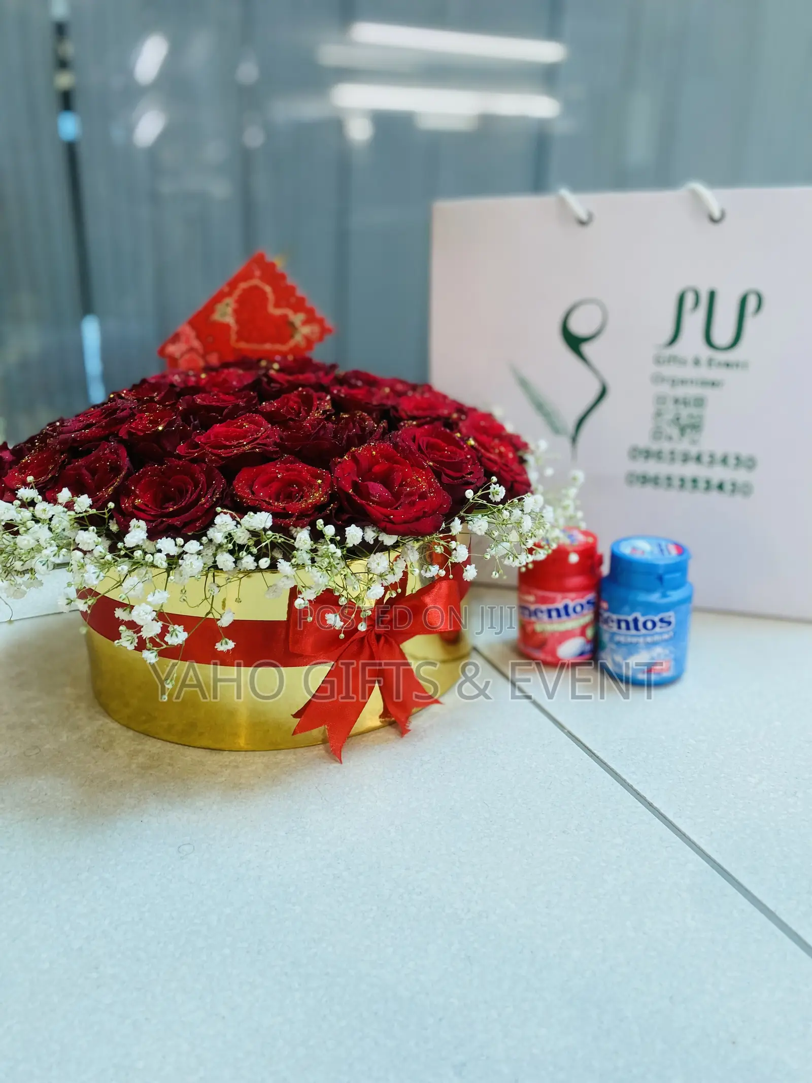 Table Flower Gift With Mentos