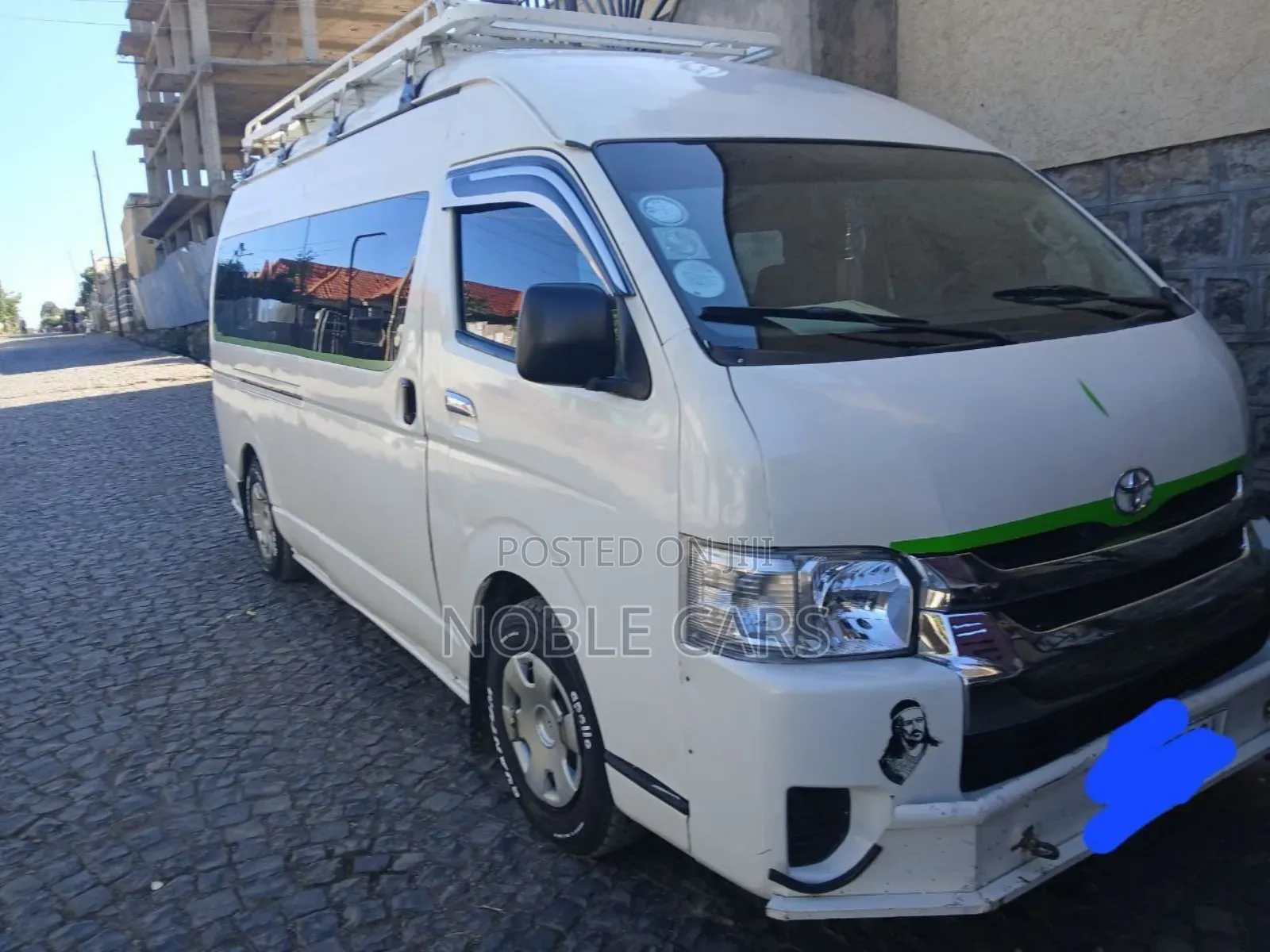 Toyota HiAce 2016 White