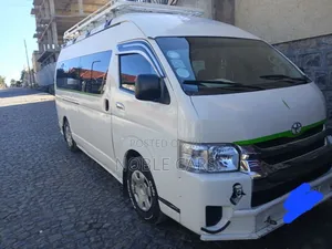 Photo - Toyota HiAce 2016 White