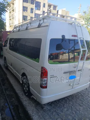 Toyota HiAce 2016 White