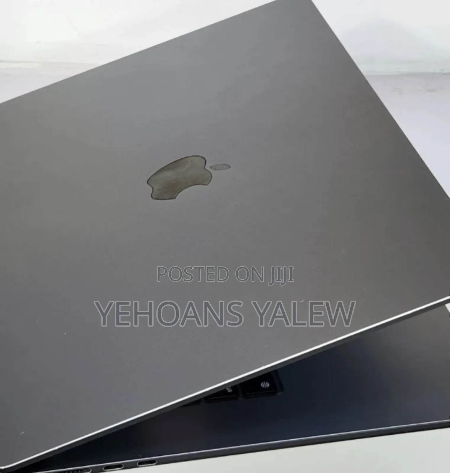 New Laptop Apple MacBook Air 2022 M2 8GB Apple M2 SSD 256GB