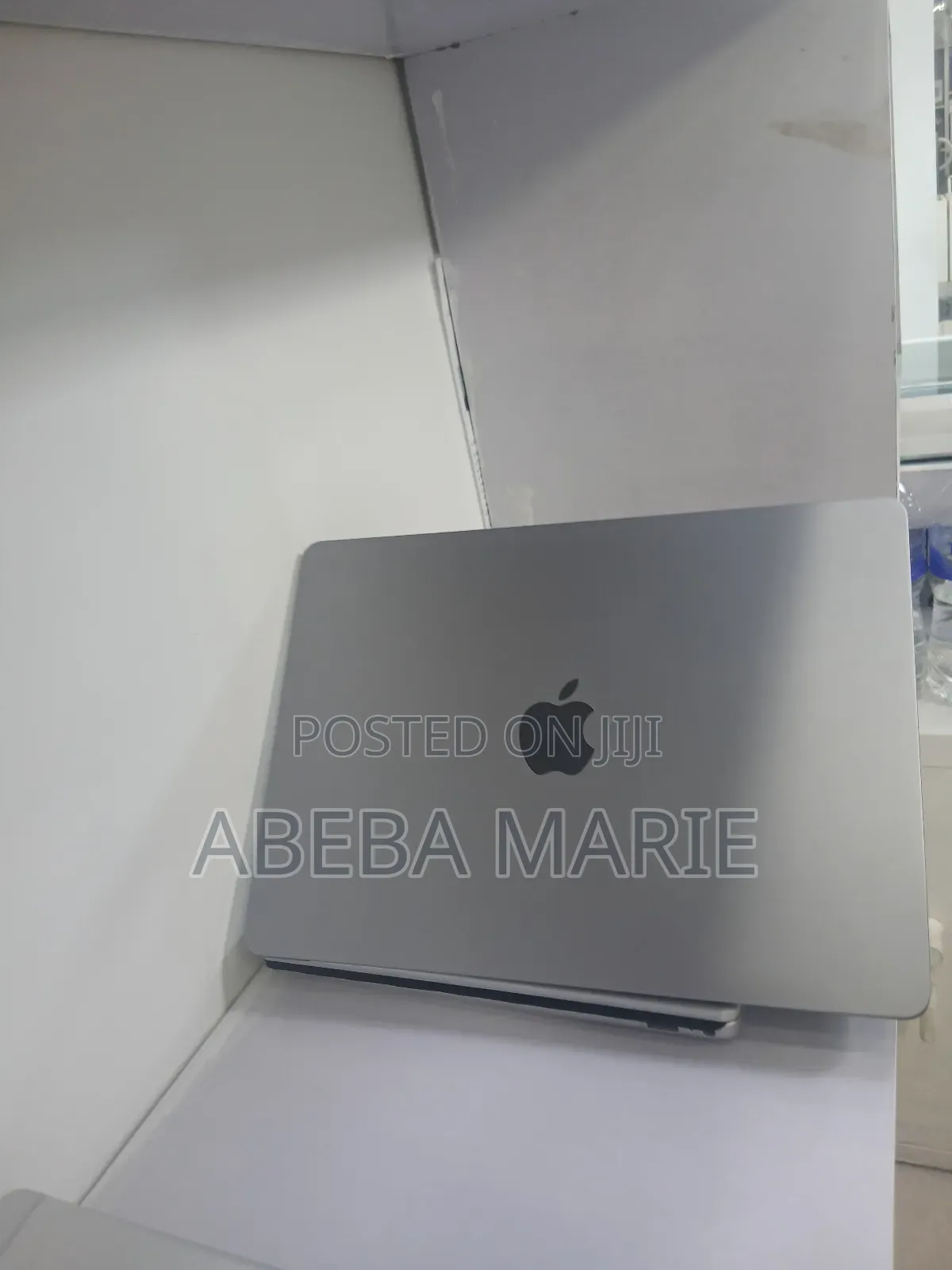 New Laptop Apple MacBook Air 2022 M2 16GB Apple M2 SSD 256GB