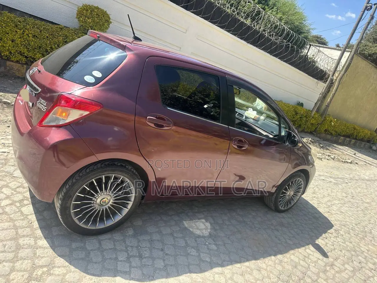 Toyota Yaris L Hatchback 5dr 2012 Burgundy