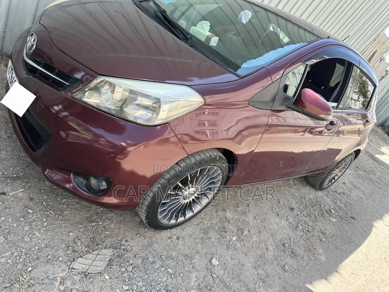 Toyota Yaris L Hatchback 5dr 2012 Burgundy