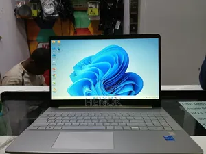 Photo - Laptop HP 15-Dy2075tg 16GB Intel Core I5 SSD 512GB