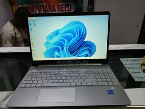 Laptop HP 15-Dy2075tg 16GB Intel Core I5 SSD 512GB