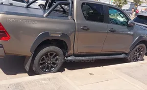 Toyota Hilux 2022 Gray