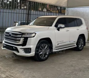 Toyota Land Cruiser 2023 White