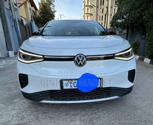 Photo - Volkswagen ID.4 2022 White