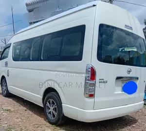 Toyota HiAce 2021 White