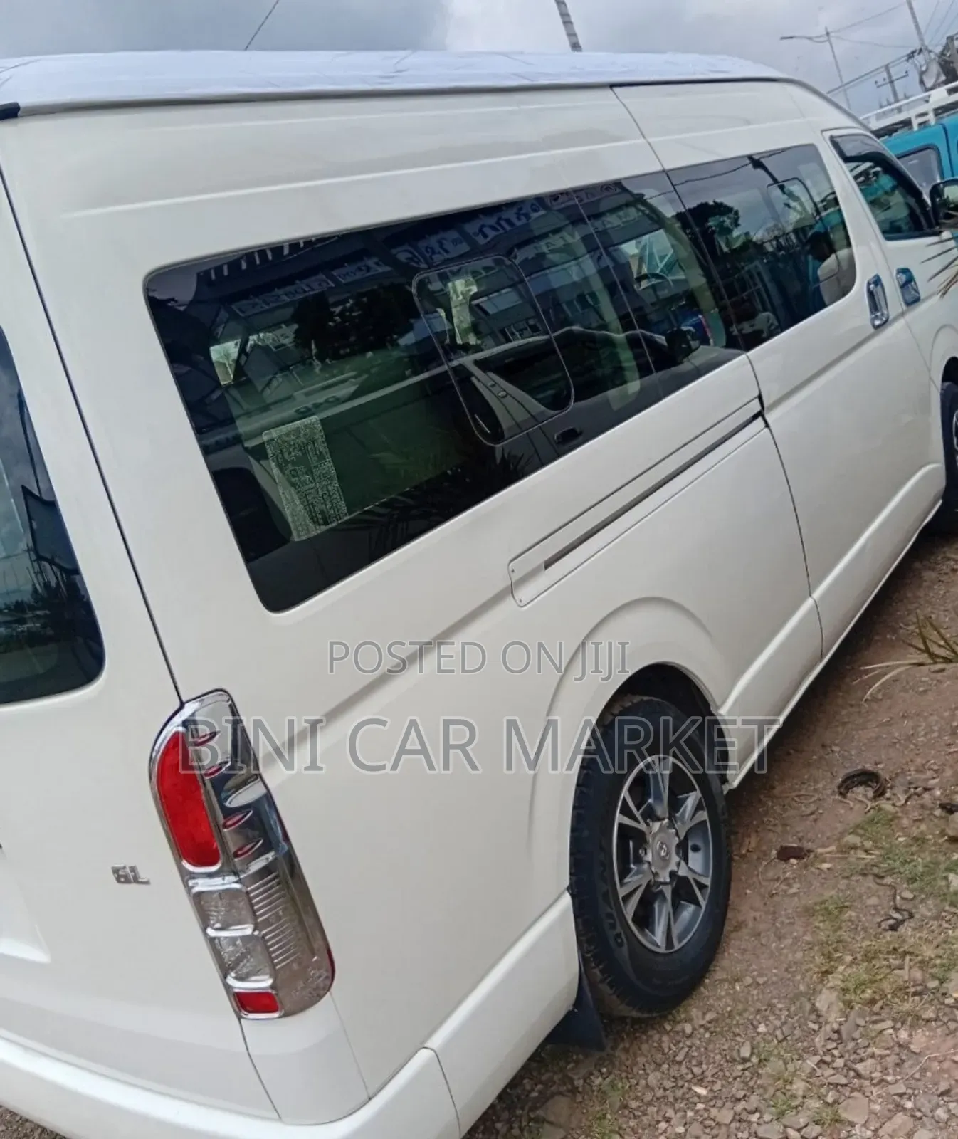 Toyota HiAce 2021 White