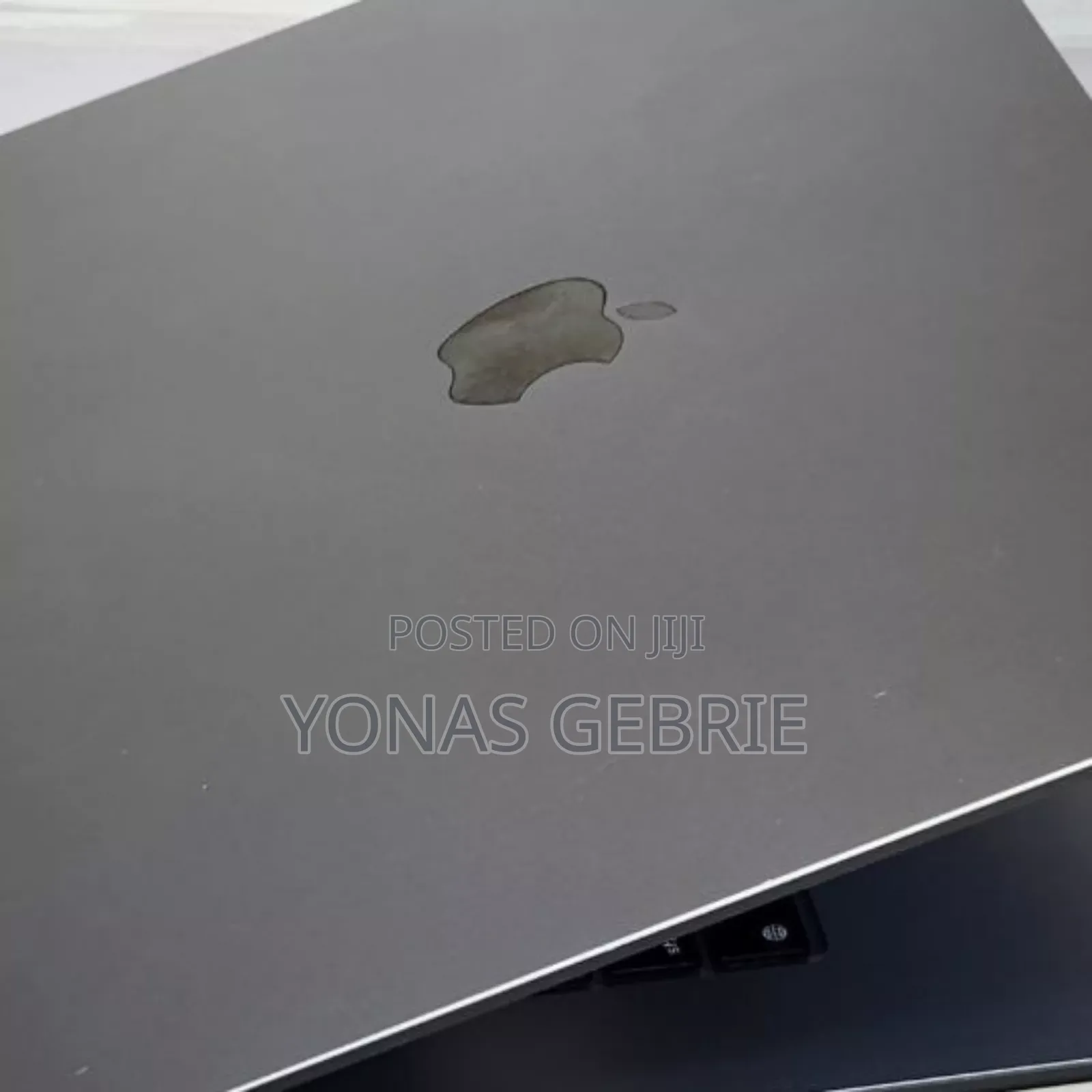 New Laptop Apple MacBook Air 2022 M2 8GB Apple M2 SSD 256GB