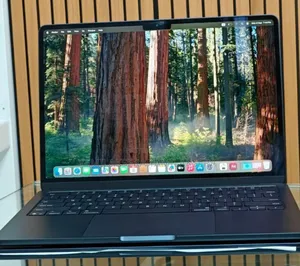 New Laptop Apple MacBook Air 2024 M3 13-Inch 8GB Apple M3 SSD 256GB