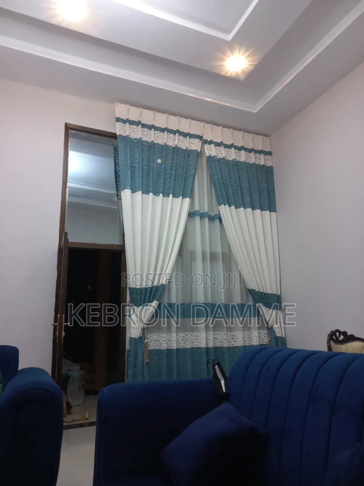 Curtain ማጋሬጃ