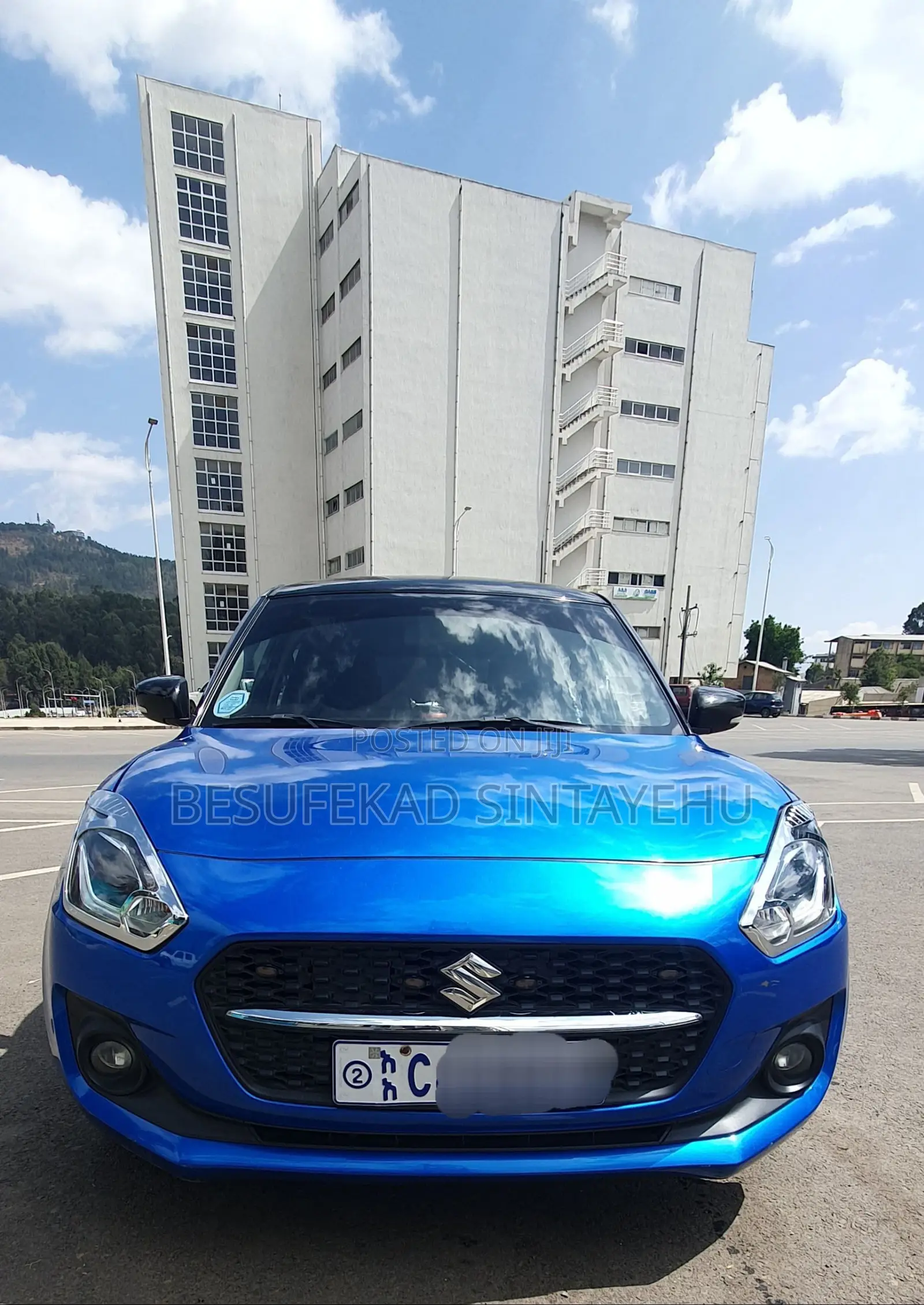 Suzuki Swift 2023 Blue
