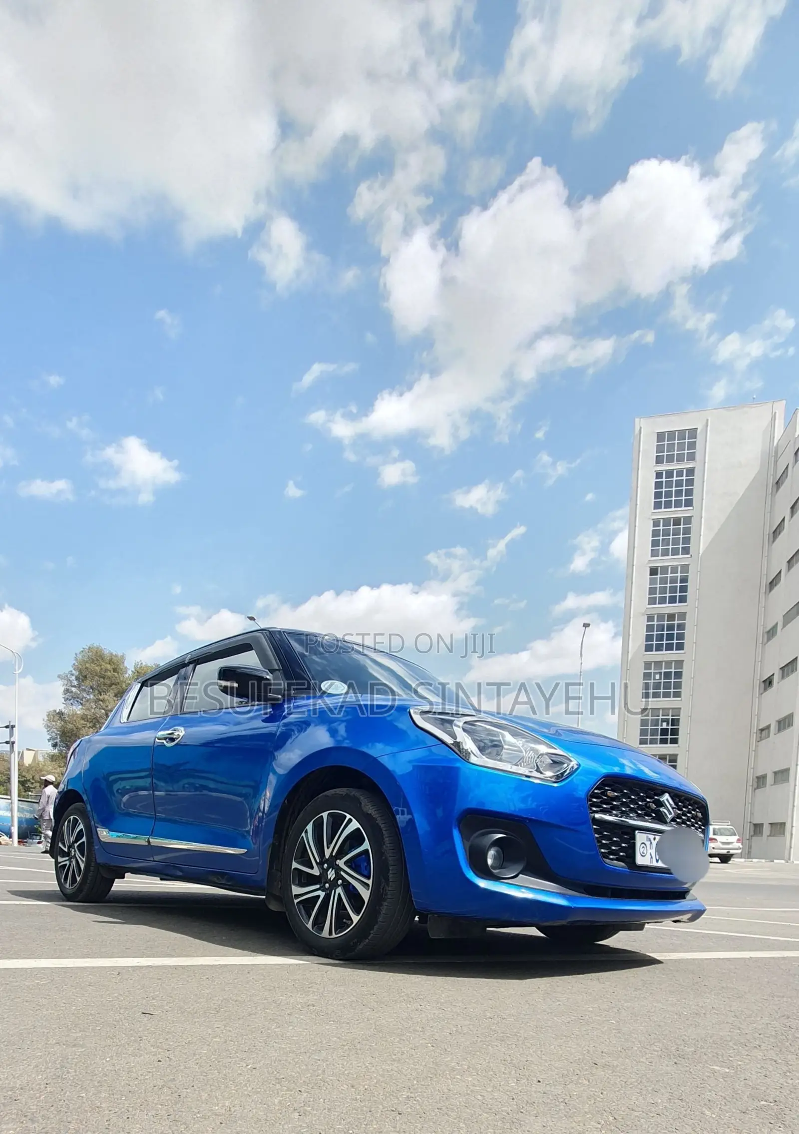 Suzuki Swift 2023 Blue