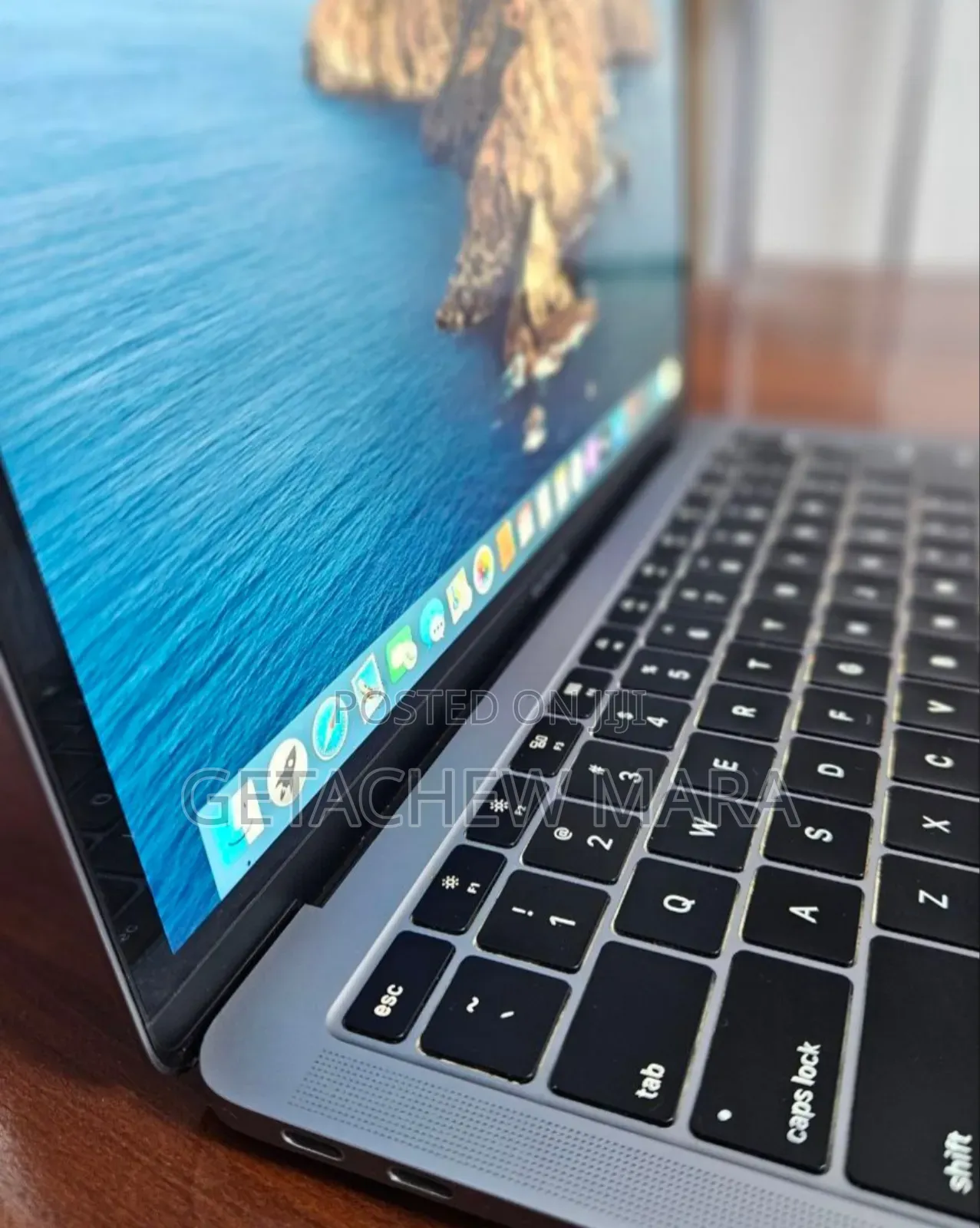 New Laptop Apple MacBook Pro 2019 8GB Intel Core I5 SSD 128GB