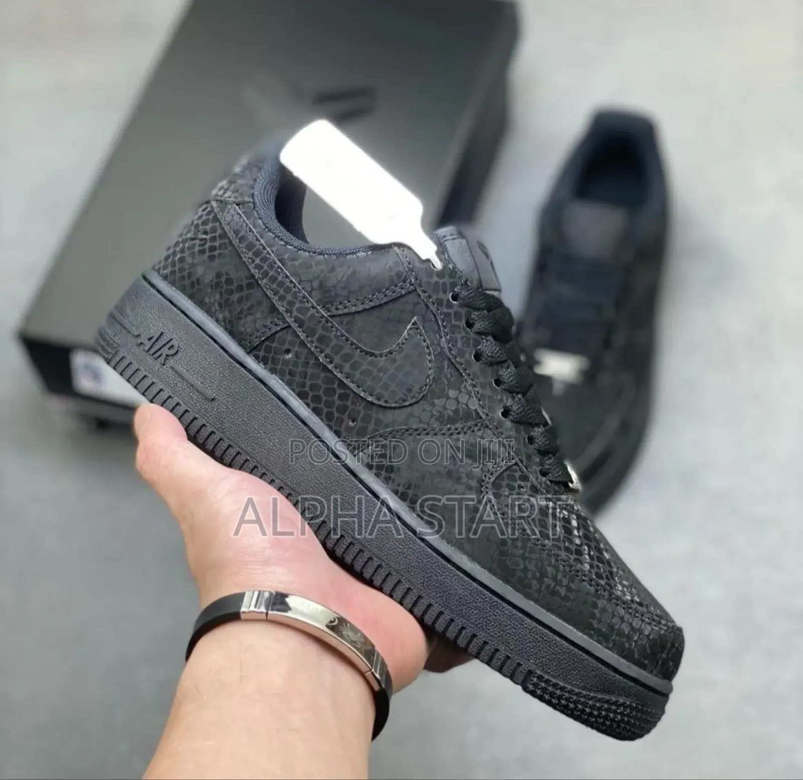 New Arrival Airforce 1 Supreme Mad Made in Vietnam