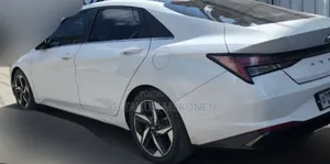 Hyundai Avante 2021 White