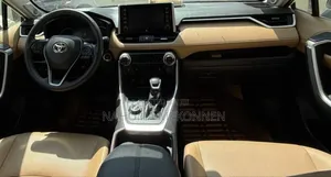 Toyota RAV4 2021 White