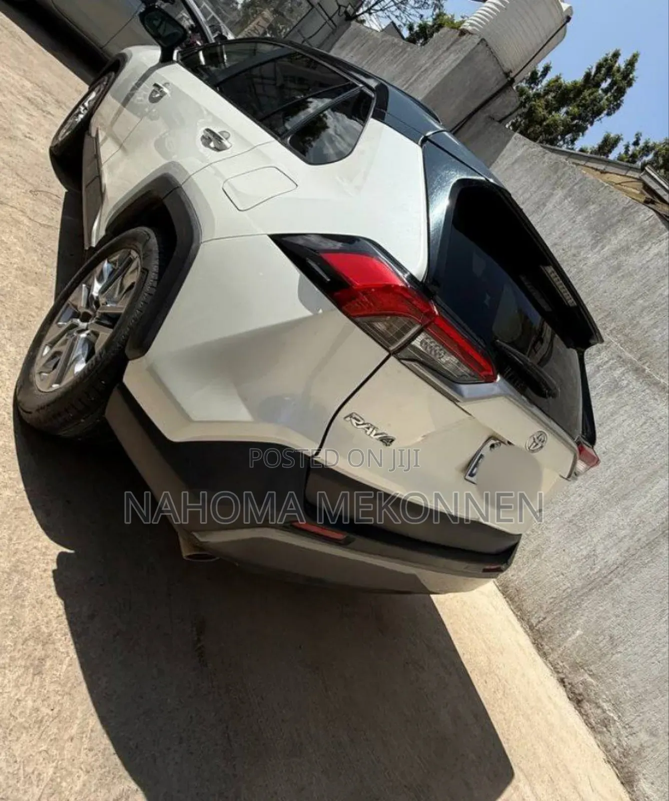 Toyota RAV4 2021 White