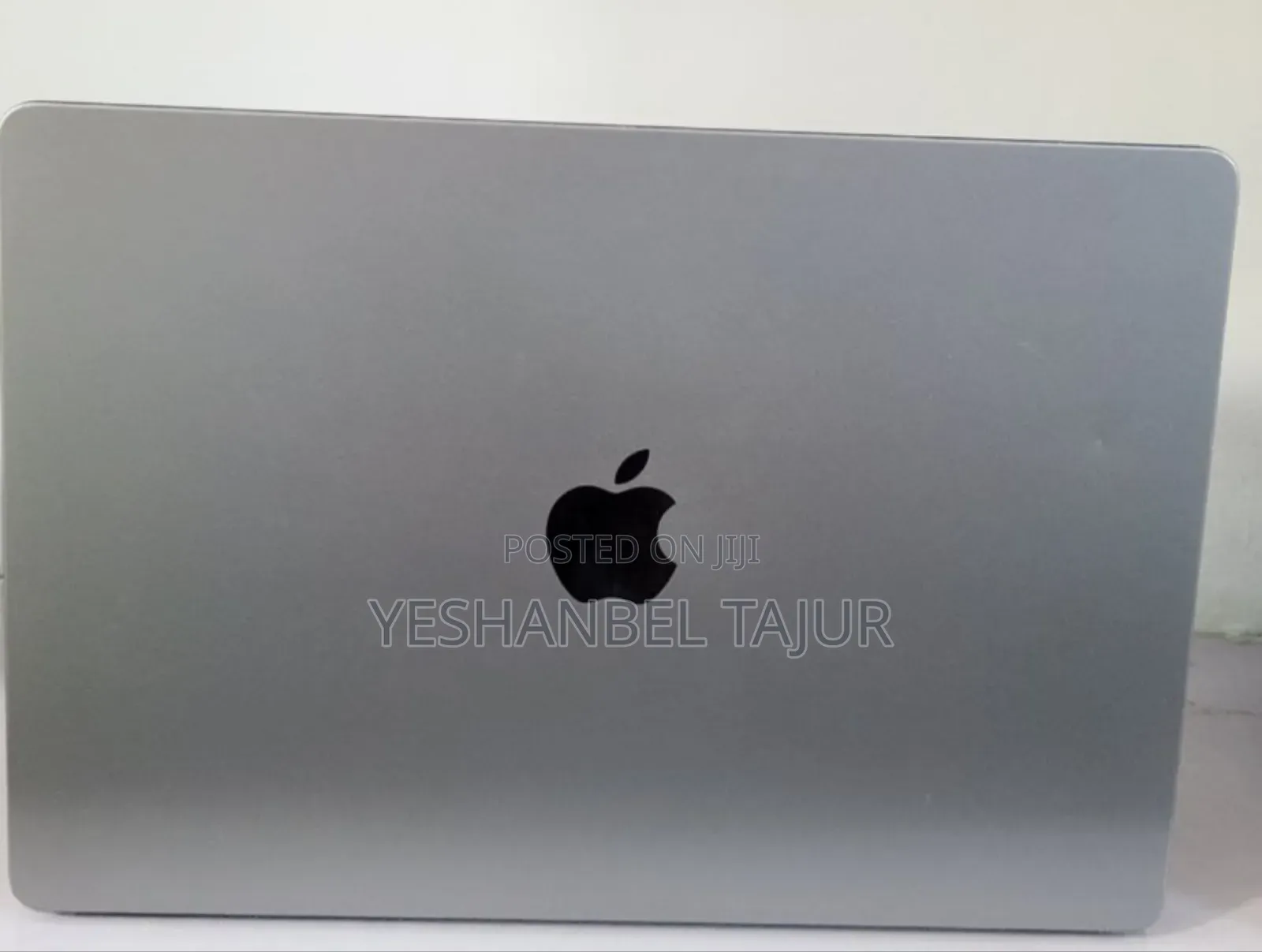 New Laptop Apple MacBook Air 2022 M2 8GB Apple M2 SSD 256GB