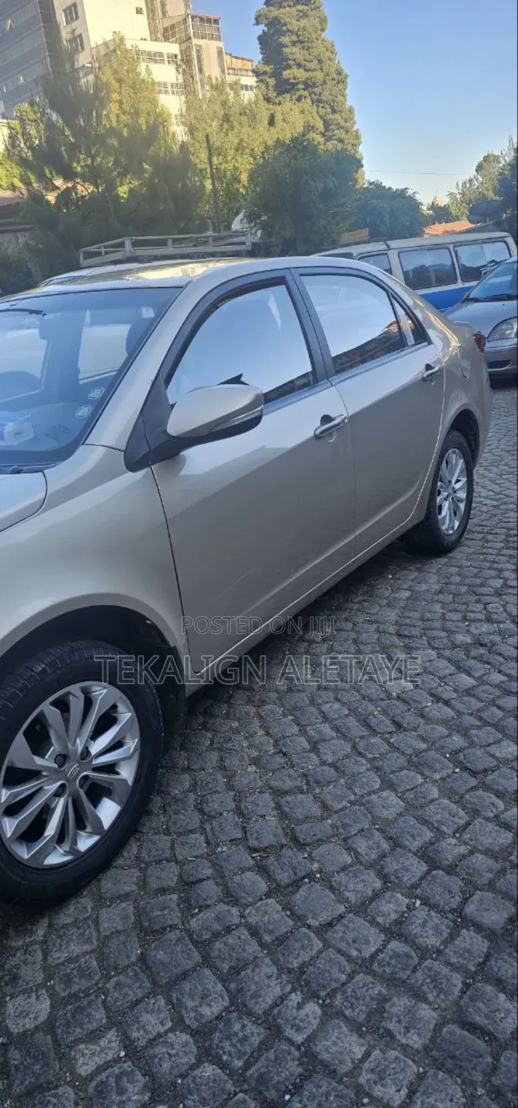 Genesis G70 2017 Gold