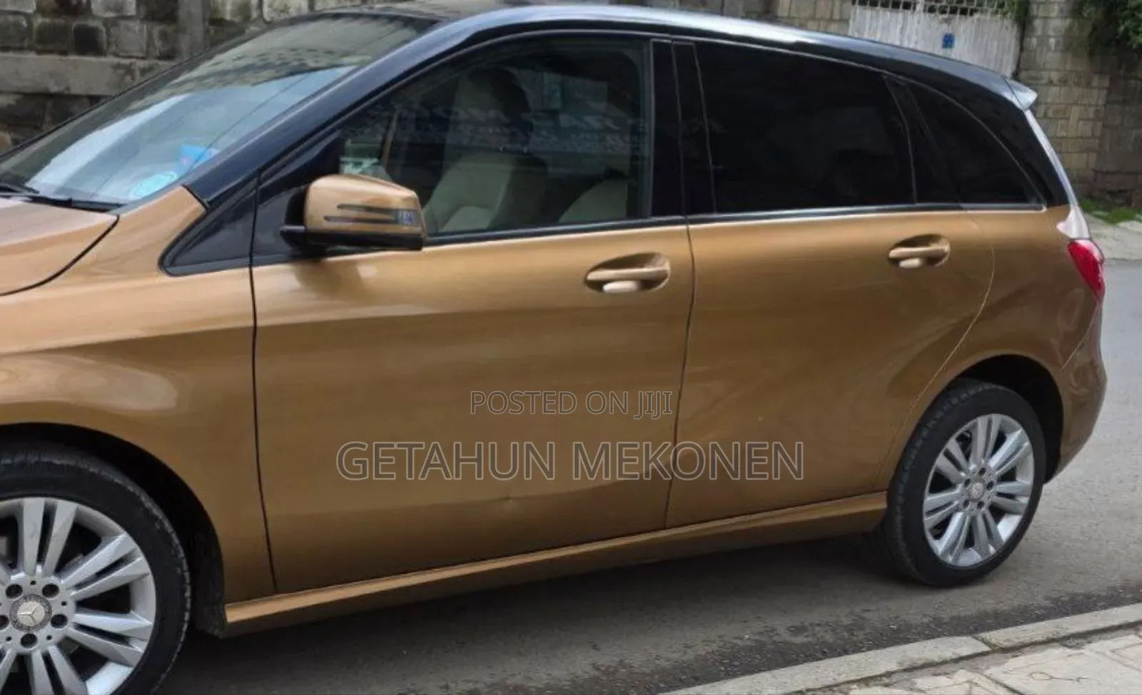 Mercedes-Benz C200 2014 Gold