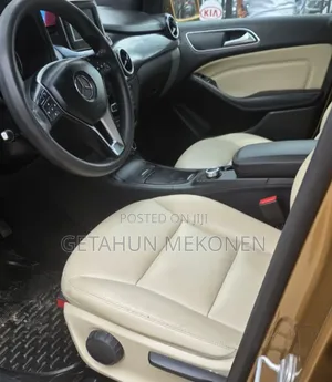 Mercedes-Benz C200 2014 Gold