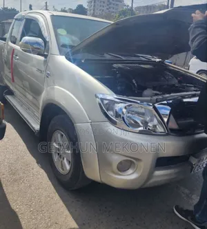 Toyota Hilux 2011 Gray