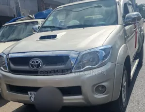 Toyota Hilux 2011 Gray