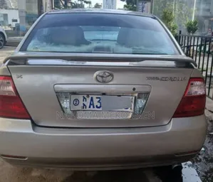 Photo - Toyota Corolla 2005 Gold