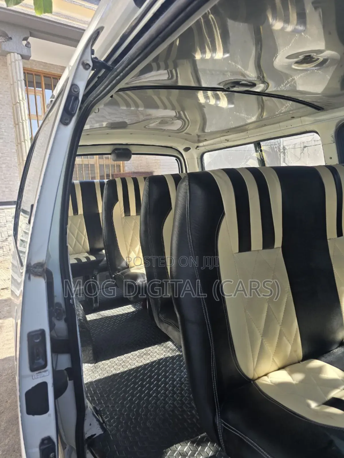 Toyota HiAce 2008 White