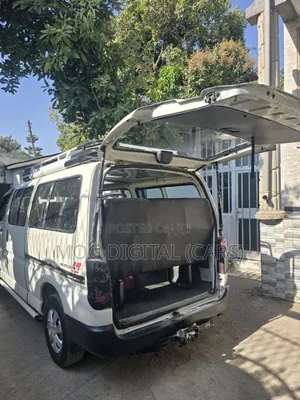 Toyota HiAce 2008 White