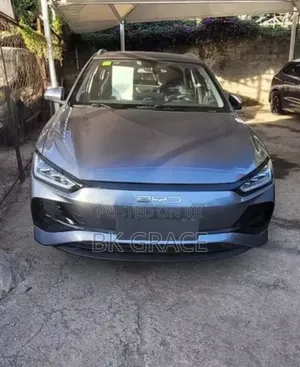 Photo - New BYD E2 43 kWh 94 hp FWD 2025 Silver