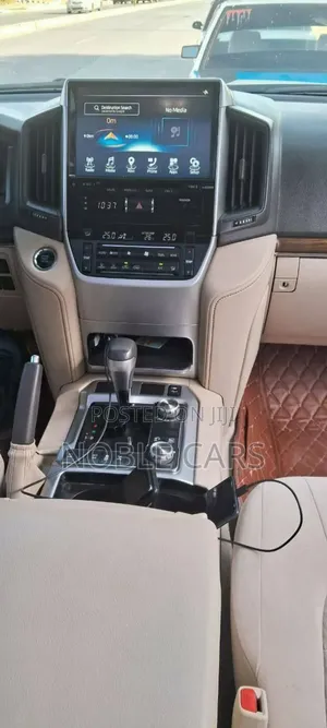 Toyota Land Cruiser 2021  White 