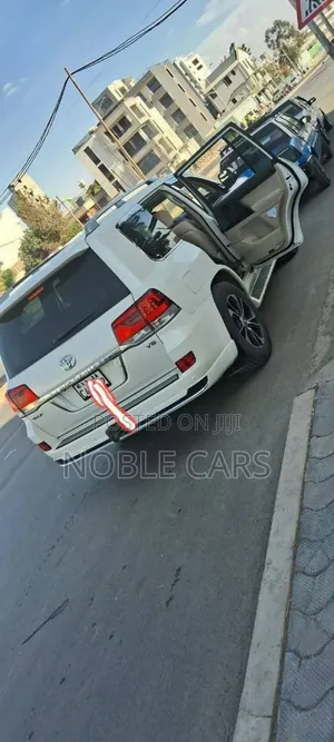 Toyota Land Cruiser 2021  White 