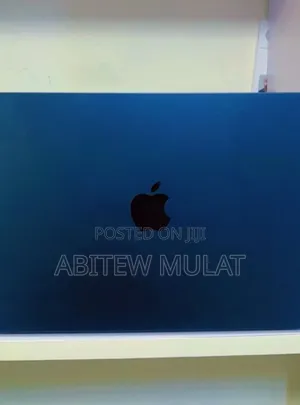 New Laptop Apple MacBook Air 2022 M2 16GB Apple M2 SSD 256GB