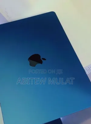 New Laptop Apple MacBook Air 2022 M2 16GB Apple M2 SSD 256GB